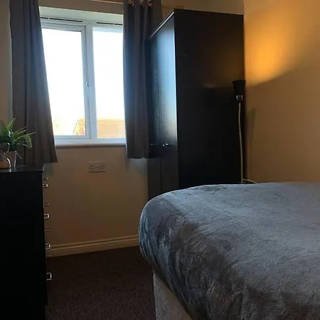 House - 10min To Centre - Sleeps 4 - Parking Villa
